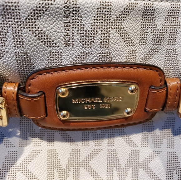 MK Hamilton Large satchel - Picture 2 of 5